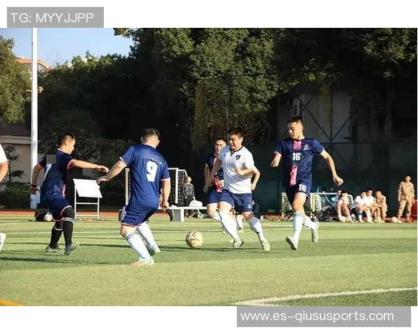 足球比赛精彩瞬间图解让我们一起感受绿茵场上的激情与荣耀